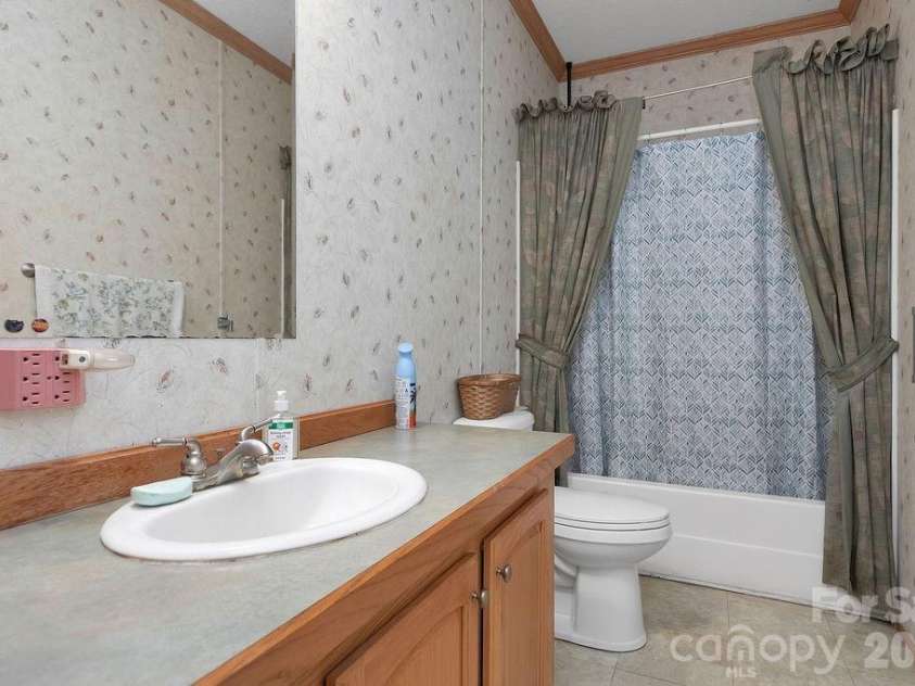 98 New Sorrells Estate, Brevard, NC 28712.  MLS# CAR4414087, YatesRealty ID 45142. Full Bath