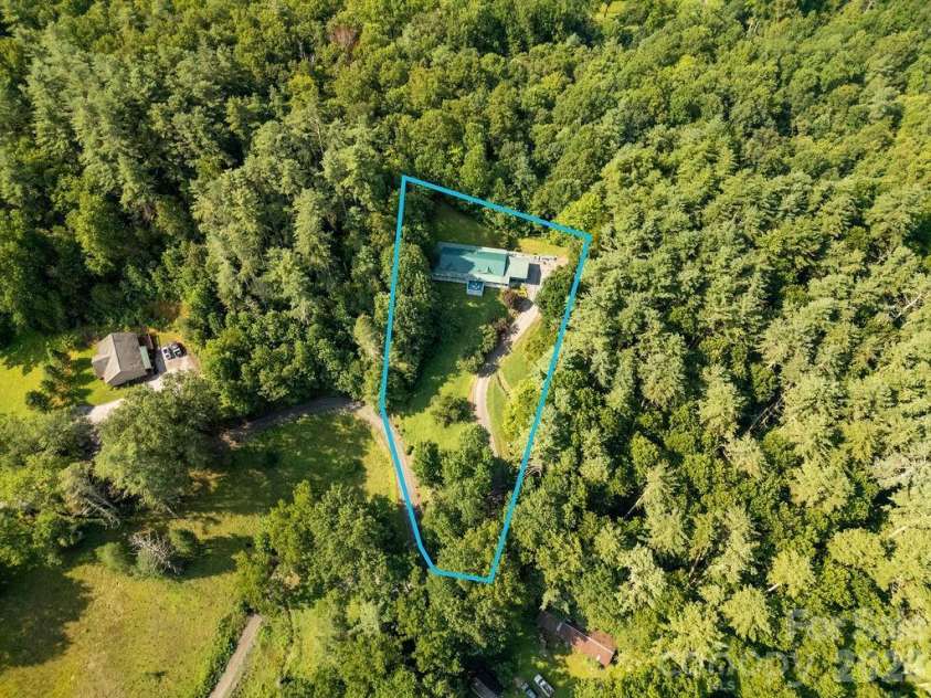 98 New Sorrells Estate, Brevard, NC 28712.  MLS# CAR4414087, YatesRealty ID 45142. Very Private