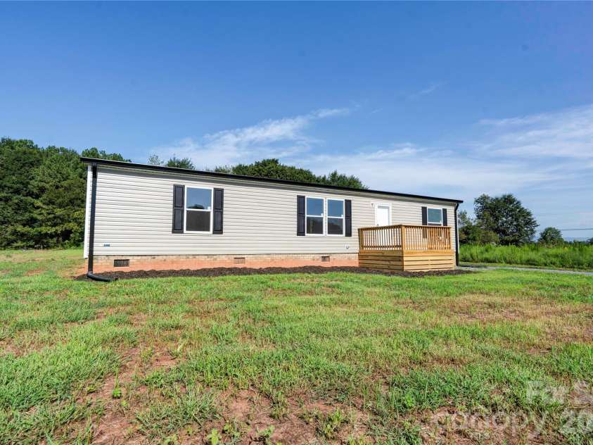 804 Eagleview Lane, Lawndale, NC 28090.  MLS# CAR4415501, YatesRealty ID 45144. 