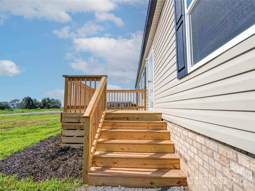 804 Eagleview Lane, Lawndale, NC 28090.  MLS# CAR4415501, YatesRealty ID 45144. 