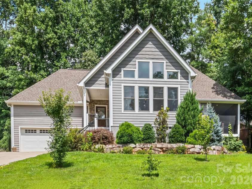 18 Forget Me Not Meadows, Fairview, NC 28730.  MLS# CAR4410784, YatesRealty ID 45145. 