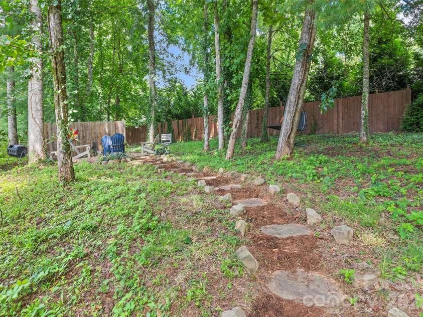18 Forget Me Not Meadows, Fairview, NC 28730.  MLS# CAR4410784, YatesRealty ID 45145. 