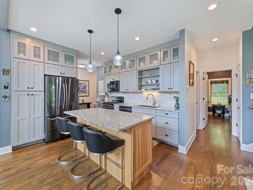 18 Forget Me Not Meadows, Fairview, NC 28730.  MLS# CAR4410784, YatesRealty ID 45145. 