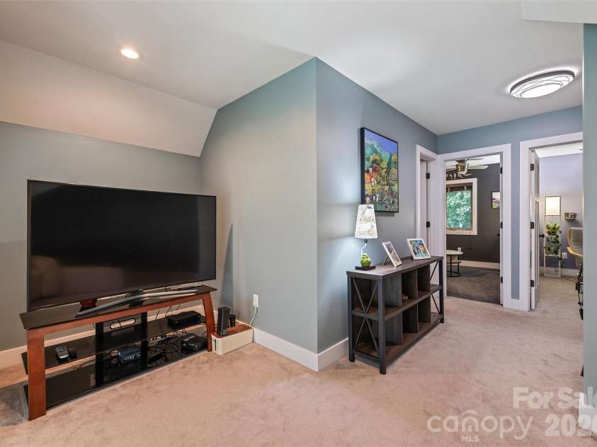 18 Forget Me Not Meadows, Fairview, NC 28730.  MLS# CAR4410784, YatesRealty ID 45145. 