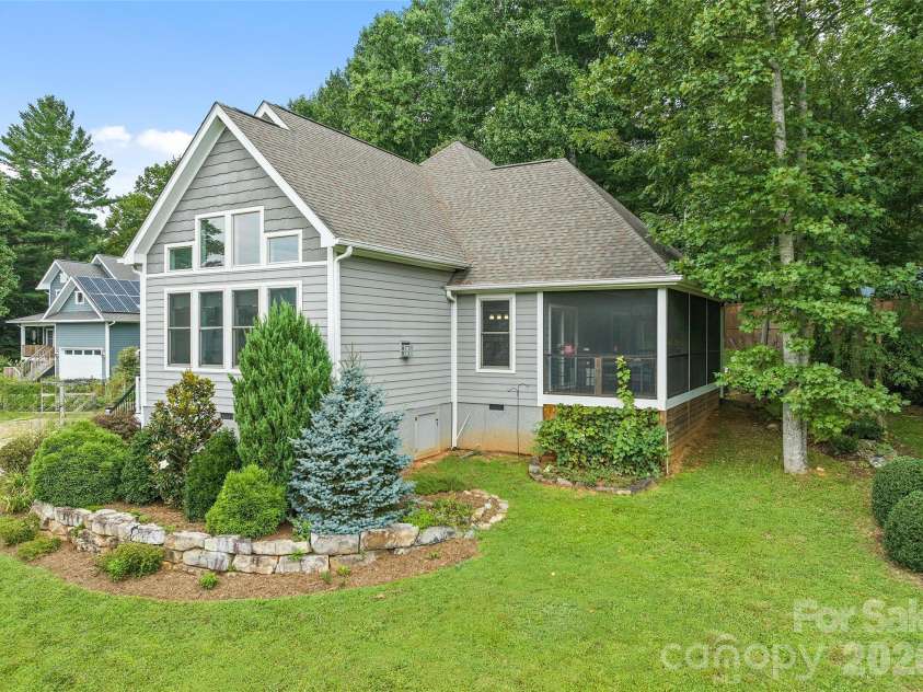 18 Forget Me Not Meadows, Fairview, NC 28730.  MLS# CAR4410784, YatesRealty ID 45145. 