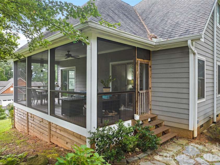 18 Forget Me Not Meadows, Fairview, NC 28730.  MLS# CAR4410784, YatesRealty ID 45145. 