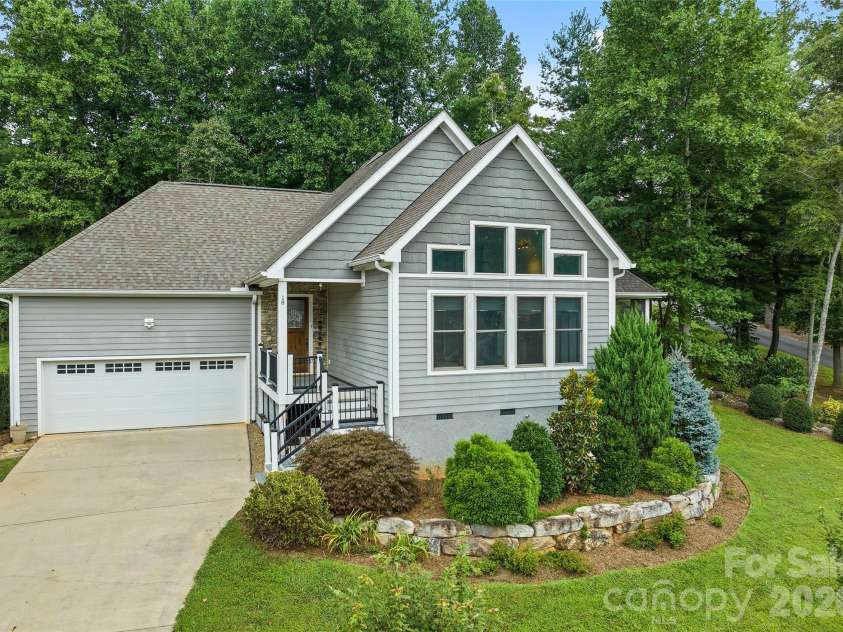 18 Forget Me Not Meadows, Fairview, NC 28730.  MLS# CAR4410784, YatesRealty ID 45145. 