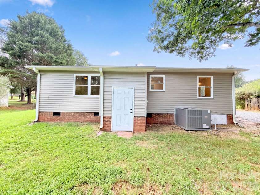 8332 Clear Meadow Lane, Charlotte, NC 28227.  MLS# CAR4415901, YatesRealty ID 45146. 