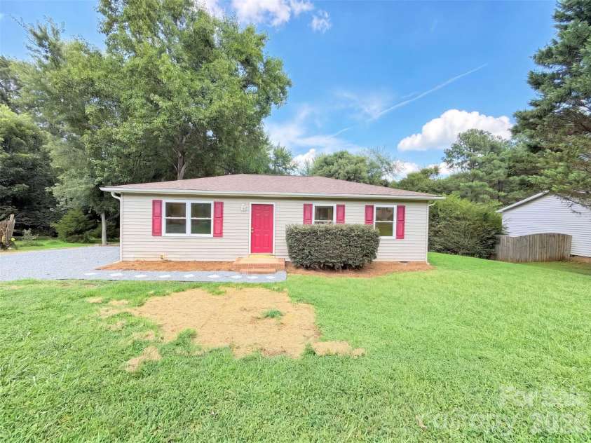 8332 Clear Meadow Lane, Charlotte, NC 28227.  MLS# CAR4415901, YatesRealty ID 45146. 
