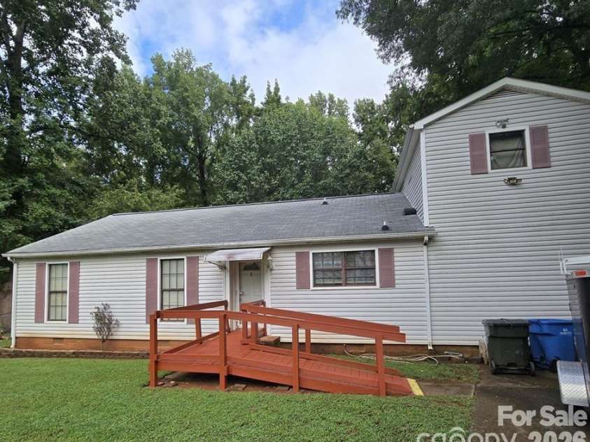 10100 Cromarty Lane, Mint Hill, NC 28227.  MLS# CAR4404545, YatesRealty ID 45147. 