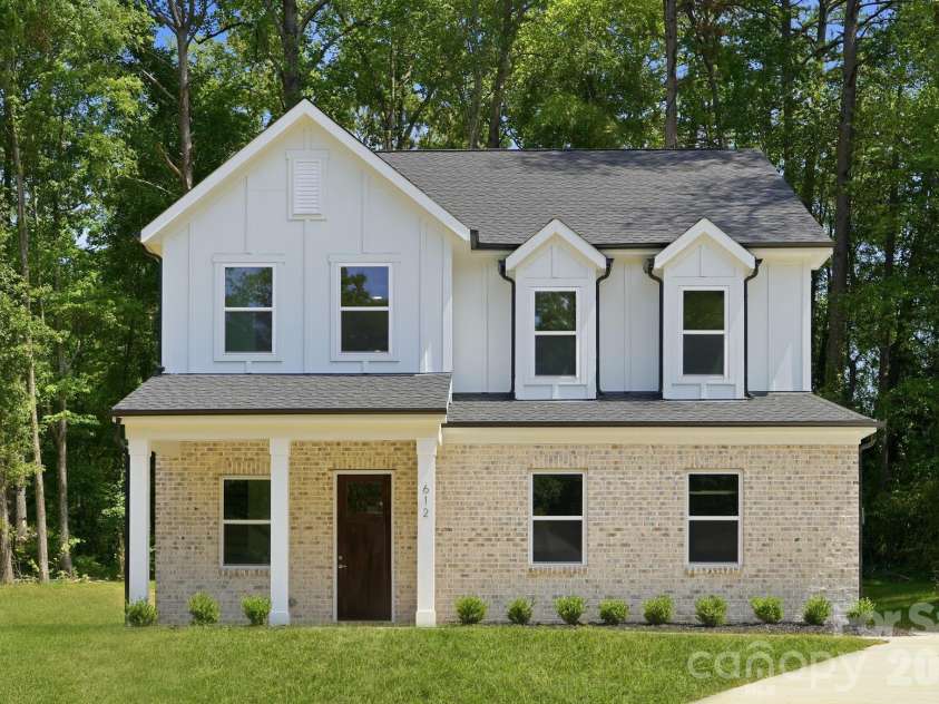 612 Camelot Drive, Salisbury, NC 28144.  MLS# CAR4411574, YatesRealty ID 45149. Welcome home!