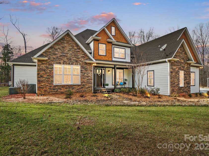 10000 Blossom Drive, Concord, NC 28025.  MLS# CAR4228278, YatesRealty ID 4515. 