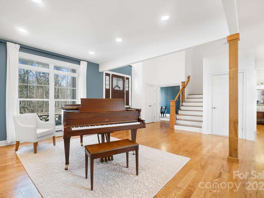 10000 Blossom Drive, Concord, NC 28025.  MLS# CAR4228278, YatesRealty ID 4515. 