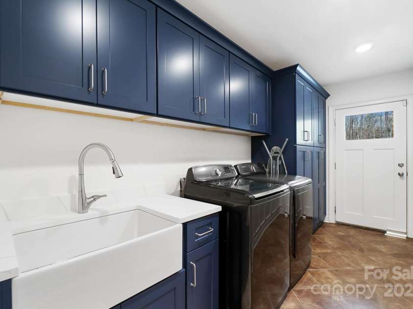 10000 Blossom Drive, Concord, NC 28025.  MLS# CAR4228278, YatesRealty ID 4515. 