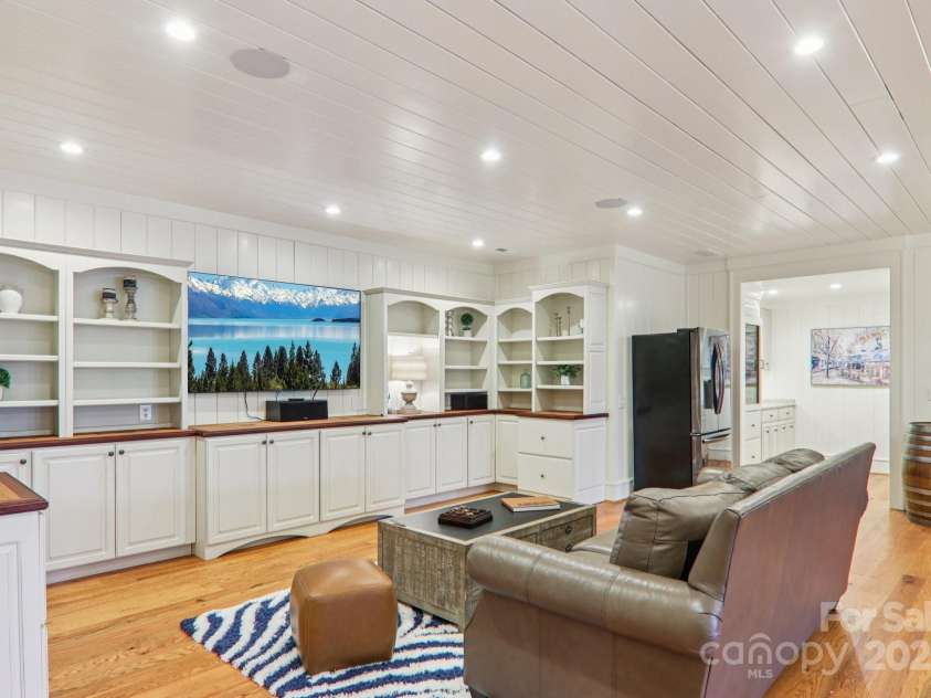 146 Allison Creek Trail, Brevard, NC 28712.  MLS# CAR4323068, YatesRealty ID 4515. 