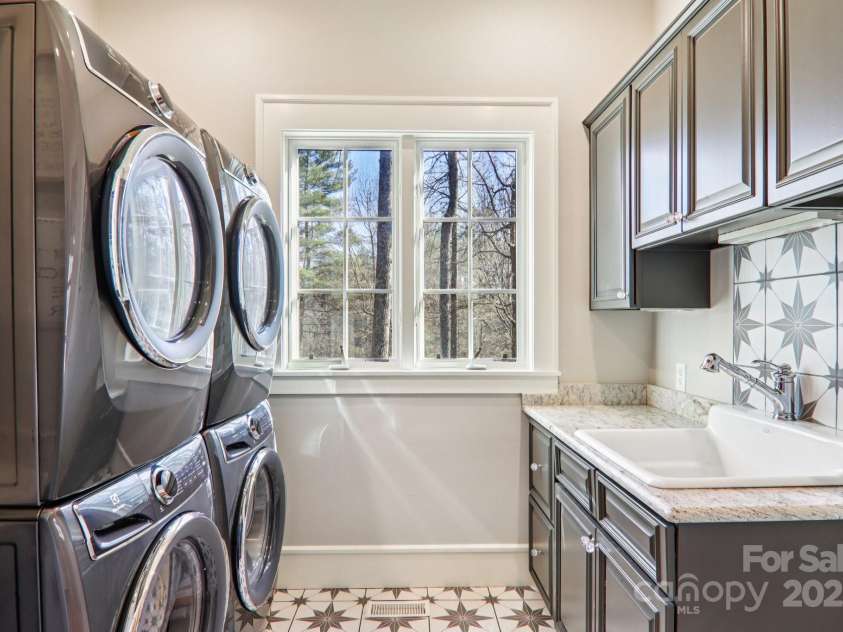 146 Allison Creek Trail, Brevard, NC 28712.  MLS# CAR4323068, YatesRealty ID 4515. 