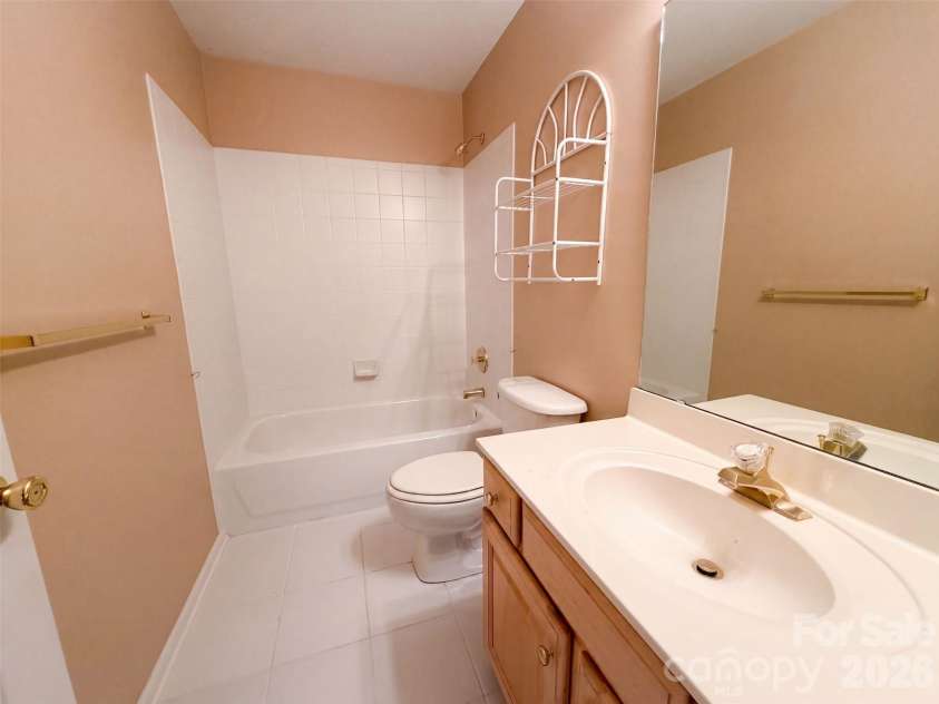 3106 Arklow Road, Charlotte, NC 28269.  MLS# CAR4415910, YatesRealty ID 45150. 