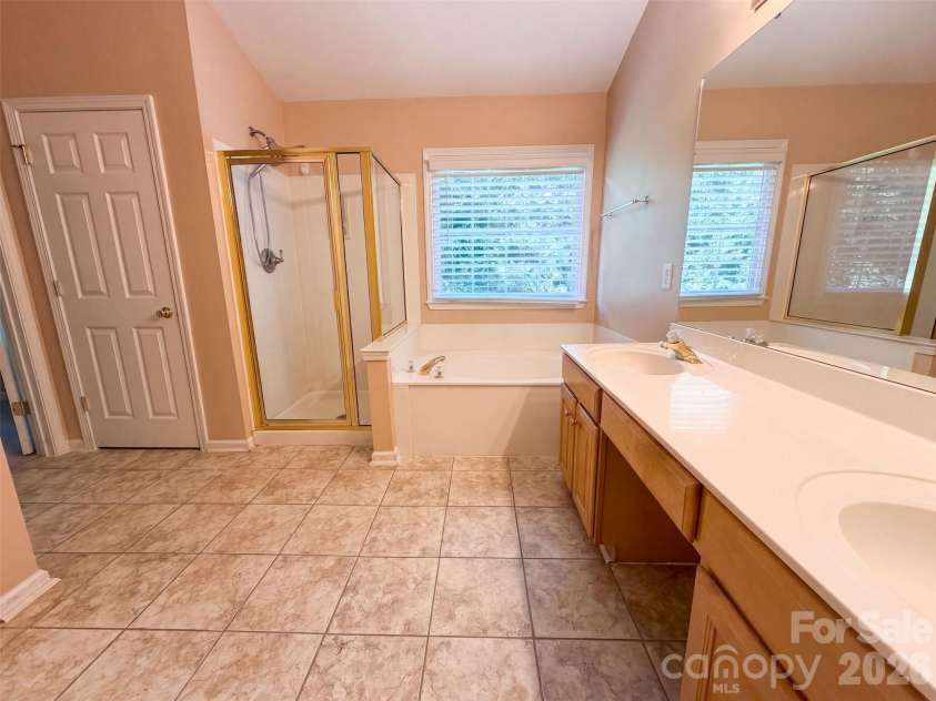 3106 Arklow Road, Charlotte, NC 28269.  MLS# CAR4415910, YatesRealty ID 45150. 