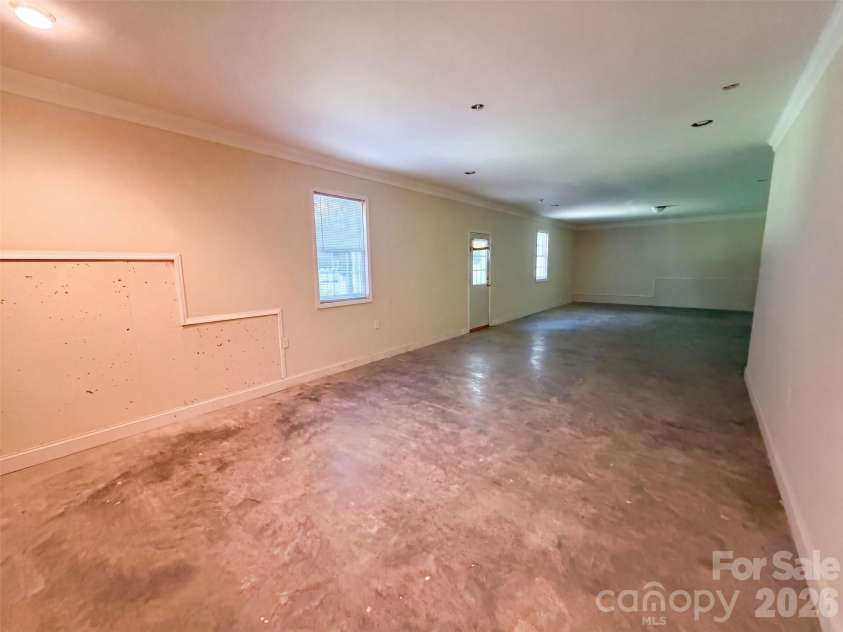 3106 Arklow Road, Charlotte, NC 28269.  MLS# CAR4415910, YatesRealty ID 45150. 