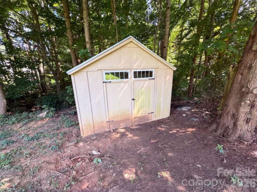 3106 Arklow Road, Charlotte, NC 28269.  MLS# CAR4415910, YatesRealty ID 45150. 