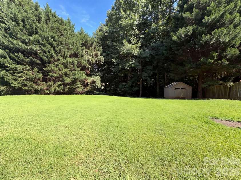 3106 Arklow Road, Charlotte, NC 28269.  MLS# CAR4415910, YatesRealty ID 45150. 