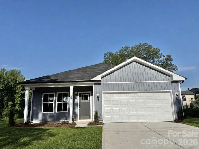 307 13th Street, Kannapolis, NC 28081.  MLS# CAR4406396, YatesRealty ID 45151. 