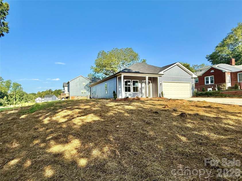 307 13th Street, Kannapolis, NC 28081.  MLS# CAR4406396, YatesRealty ID 45151. 