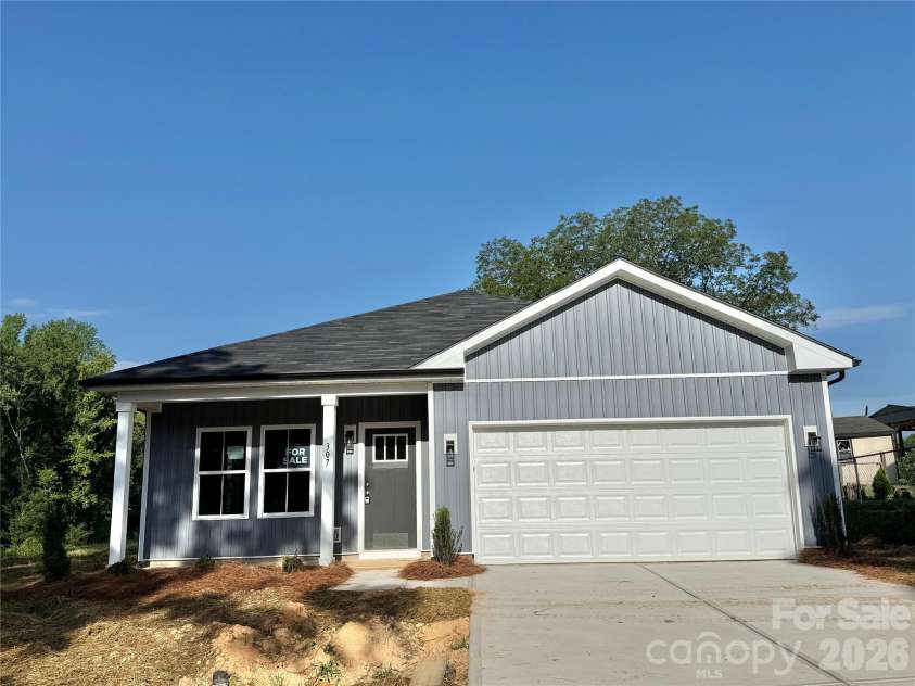 307 13th Street, Kannapolis, NC 28081.  MLS# CAR4406396, YatesRealty ID 45151. 
