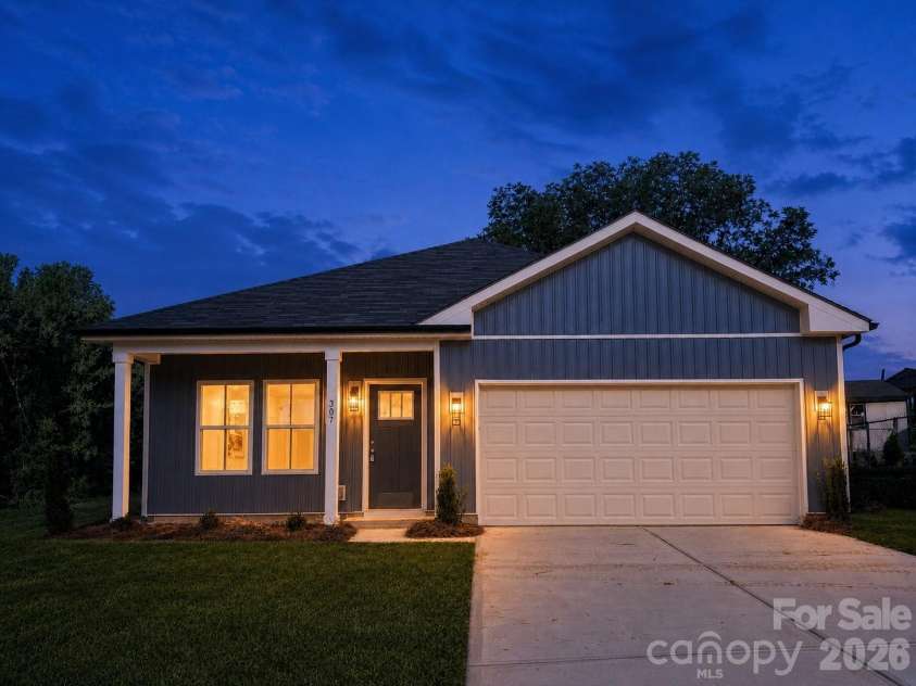 307 13th Street, Kannapolis, NC 28081.  MLS# CAR4406396, YatesRealty ID 45151. 