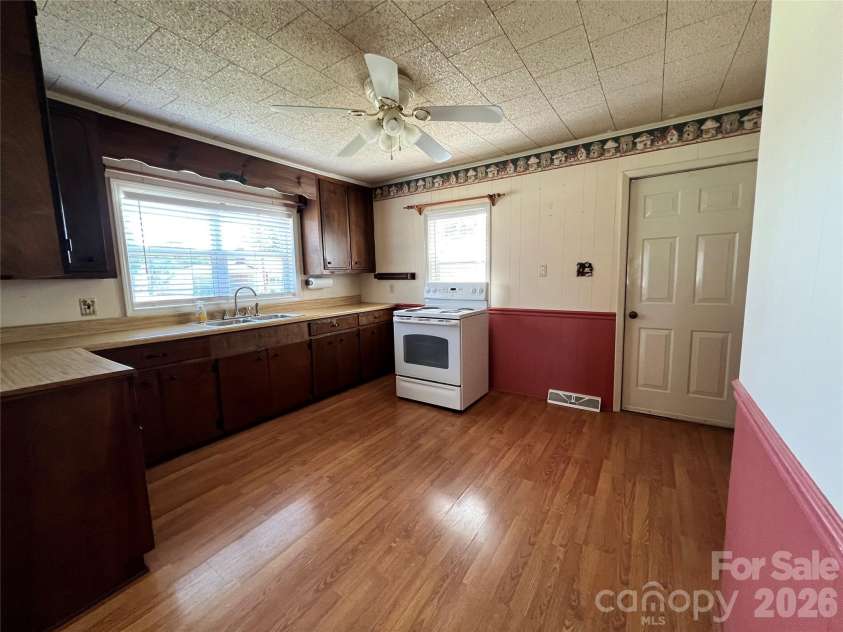 443 Smith Street, Albemarle, NC 28001.  MLS# CAR4415465, YatesRealty ID 45153. Kitchen