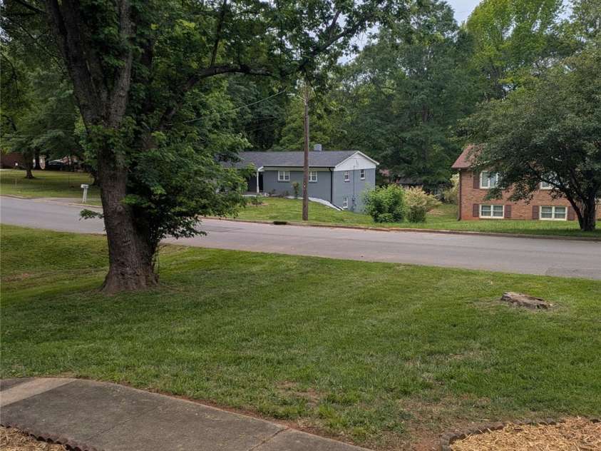 1002 Hemlock Drive, Shelby, NC 28150.  MLS# CAR4415909, YatesRealty ID 45155. 