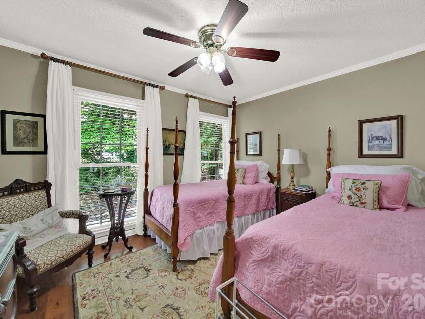 924 Glenshannon Road, Matthews, NC 28105.  MLS# CAR4415656, YatesRealty ID 45156. Bedroom