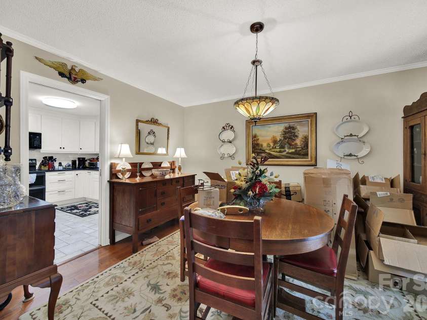 924 Glenshannon Road, Matthews, NC 28105.  MLS# CAR4415656, YatesRealty ID 45156. Dining Room