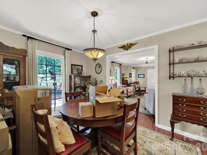 924 Glenshannon Road, Matthews, NC 28105.  MLS# CAR4415656, YatesRealty ID 45156. Dining Room