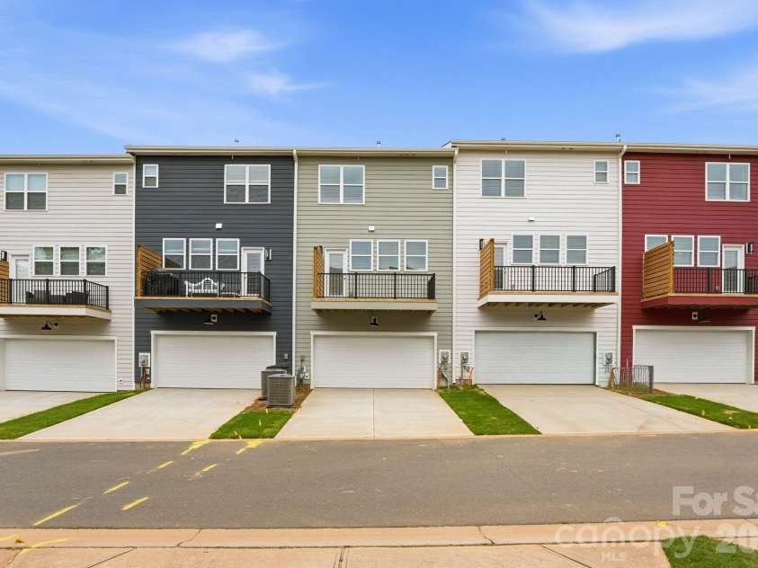 4011 Bass River Parkway, Charlotte, NC 28217.  MLS# CAR4415916, YatesRealty ID 45158. 