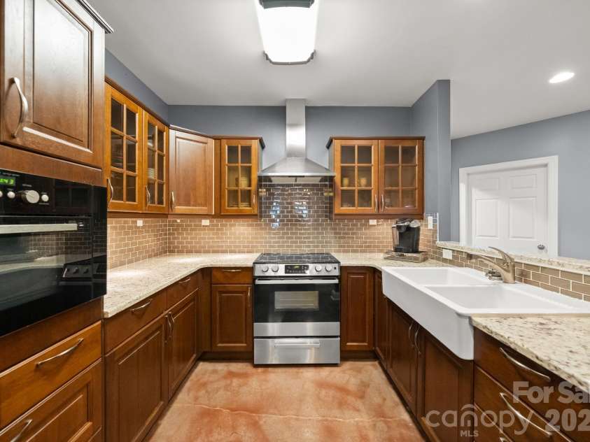 165 Pecan Hills Drive, Mooresville, NC 28115.  MLS# CAR4351219, YatesRealty ID 4516. 