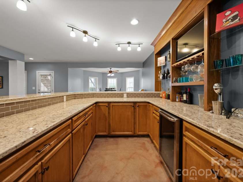 165 Pecan Hills Drive, Mooresville, NC 28115.  MLS# CAR4351219, YatesRealty ID 4516. 