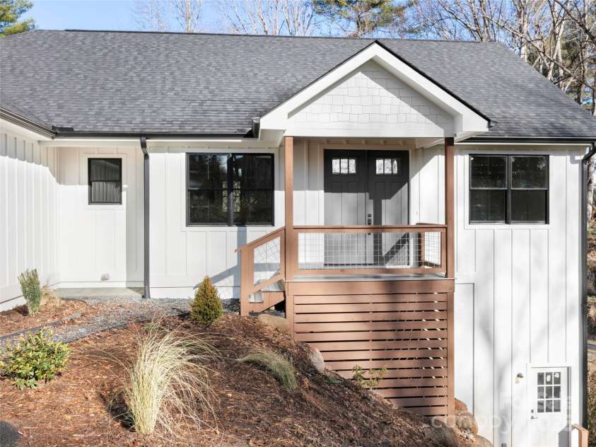 404 High Ridge Drive, Mills River, NC 28759.  MLS# CAR4210727, YatesRealty ID 4516. 