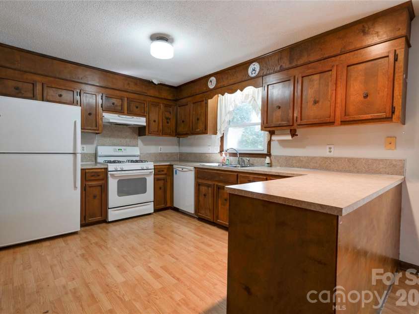 1208 Piedmont Avenue, Kings Mountain, NC 28086.  MLS# CAR4415799, YatesRealty ID 45160. 