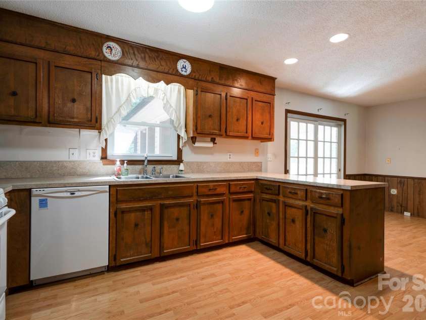 1208 Piedmont Avenue, Kings Mountain, NC 28086.  MLS# CAR4415799, YatesRealty ID 45160. 