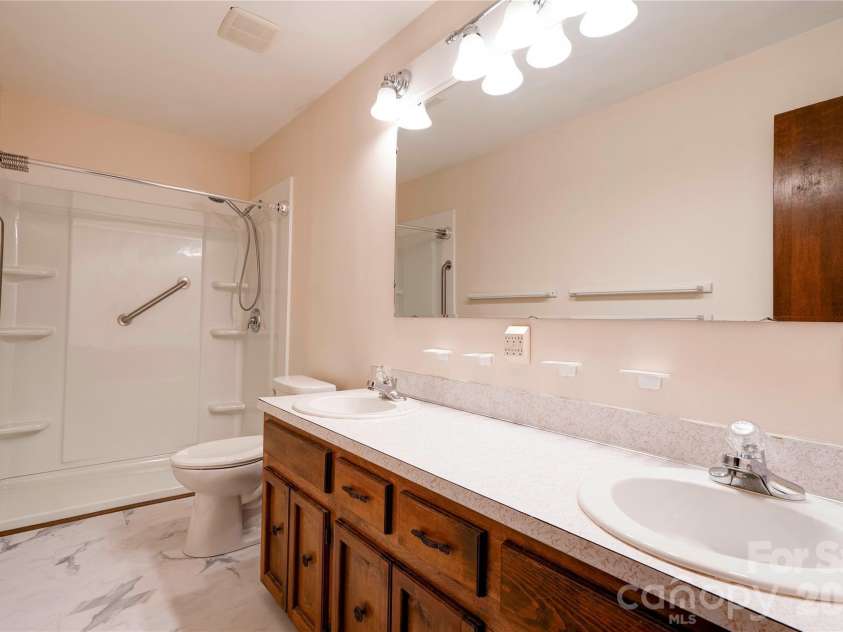 1208 Piedmont Avenue, Kings Mountain, NC 28086.  MLS# CAR4415799, YatesRealty ID 45160. 