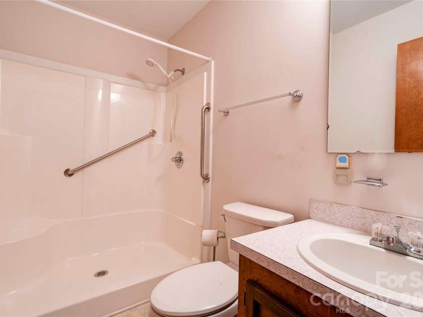 1208 Piedmont Avenue, Kings Mountain, NC 28086.  MLS# CAR4415799, YatesRealty ID 45160. 