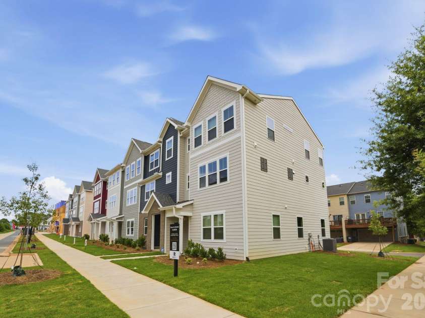 4007 Bass River Parkway, Charlotte, NC 28217.  MLS# CAR4415925, YatesRealty ID 45163. 