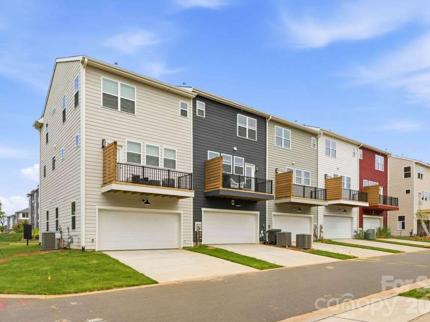 4007 Bass River Parkway, Charlotte, NC 28217.  MLS# CAR4415925, YatesRealty ID 45163. 