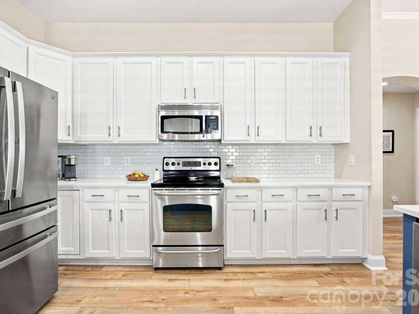 8025 Cottsbrooke Drive, Huntersville, NC 28078.  MLS# CAR4415532, YatesRealty ID 45167. 