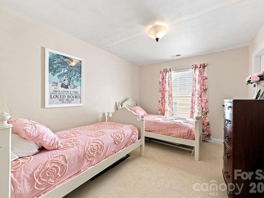 8025 Cottsbrooke Drive, Huntersville, NC 28078.  MLS# CAR4415532, YatesRealty ID 45167. 