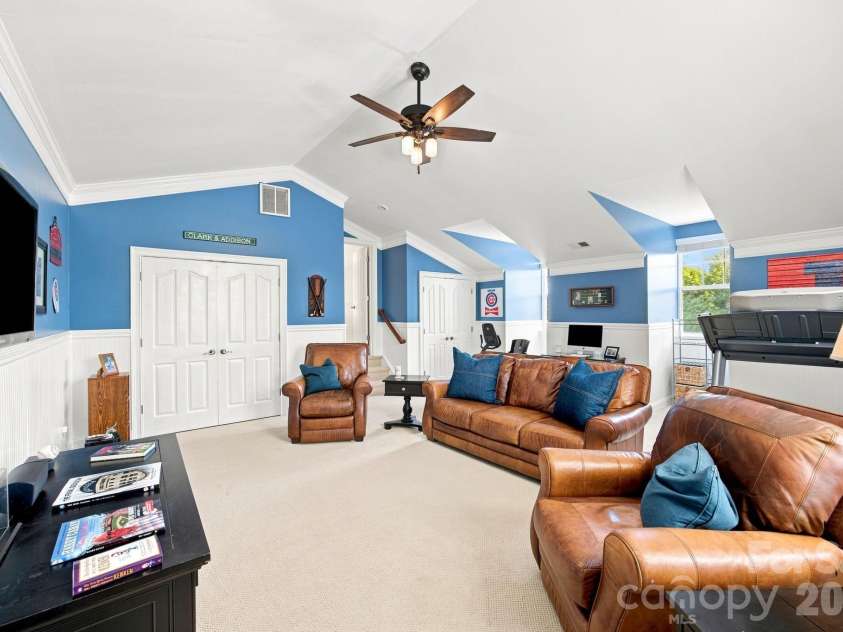 8025 Cottsbrooke Drive, Huntersville, NC 28078.  MLS# CAR4415532, YatesRealty ID 45167. 