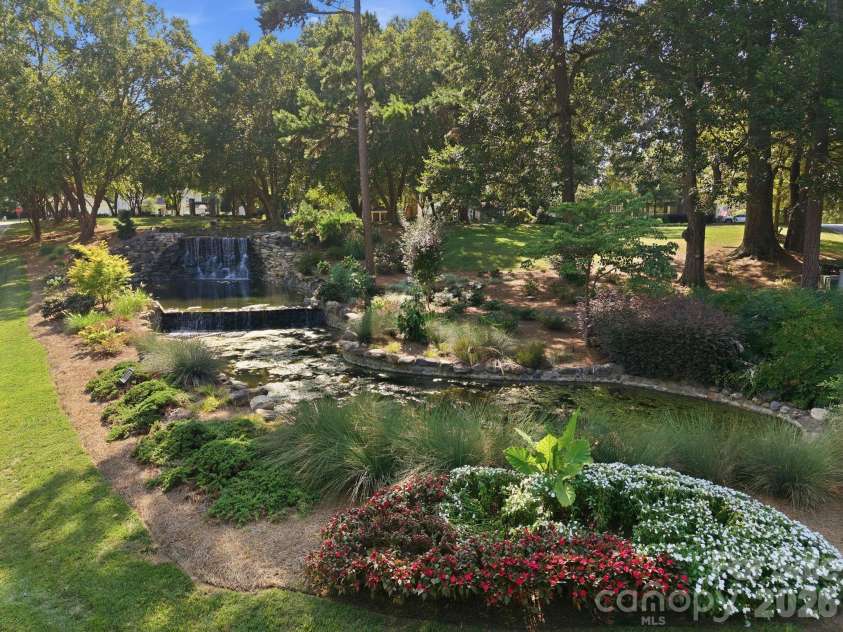 8025 Cottsbrooke Drive, Huntersville, NC 28078.  MLS# CAR4415532, YatesRealty ID 45167. 