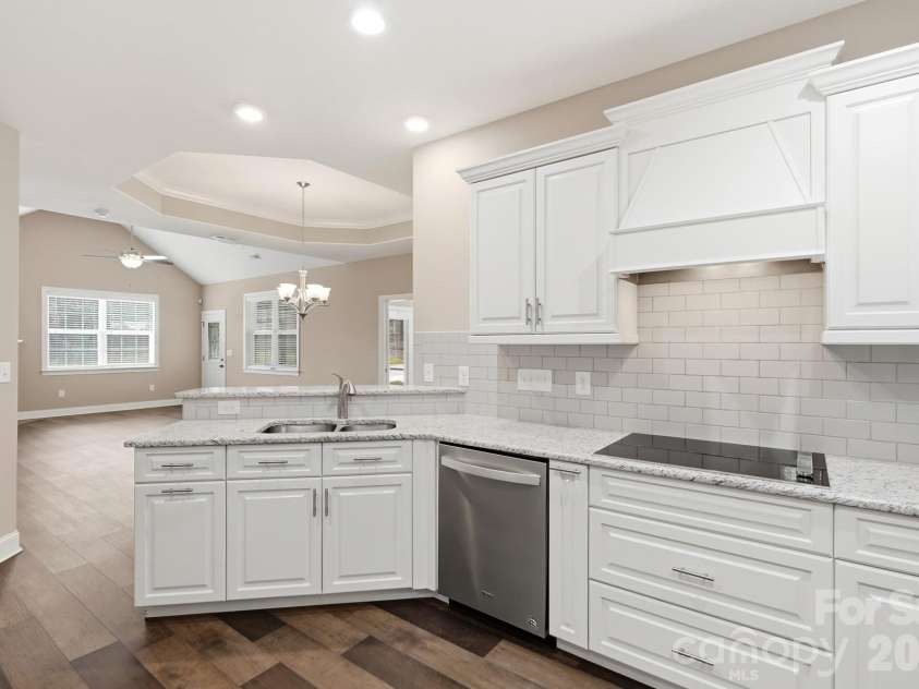8213 Rainier Drive, Denver, NC 28037.  MLS# CAR4415528, YatesRealty ID 45168. 