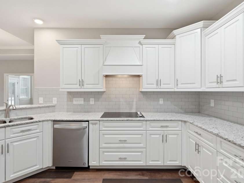 8213 Rainier Drive, Denver, NC 28037.  MLS# CAR4415528, YatesRealty ID 45168. 